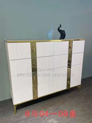 Very Spacious Console With Drawers