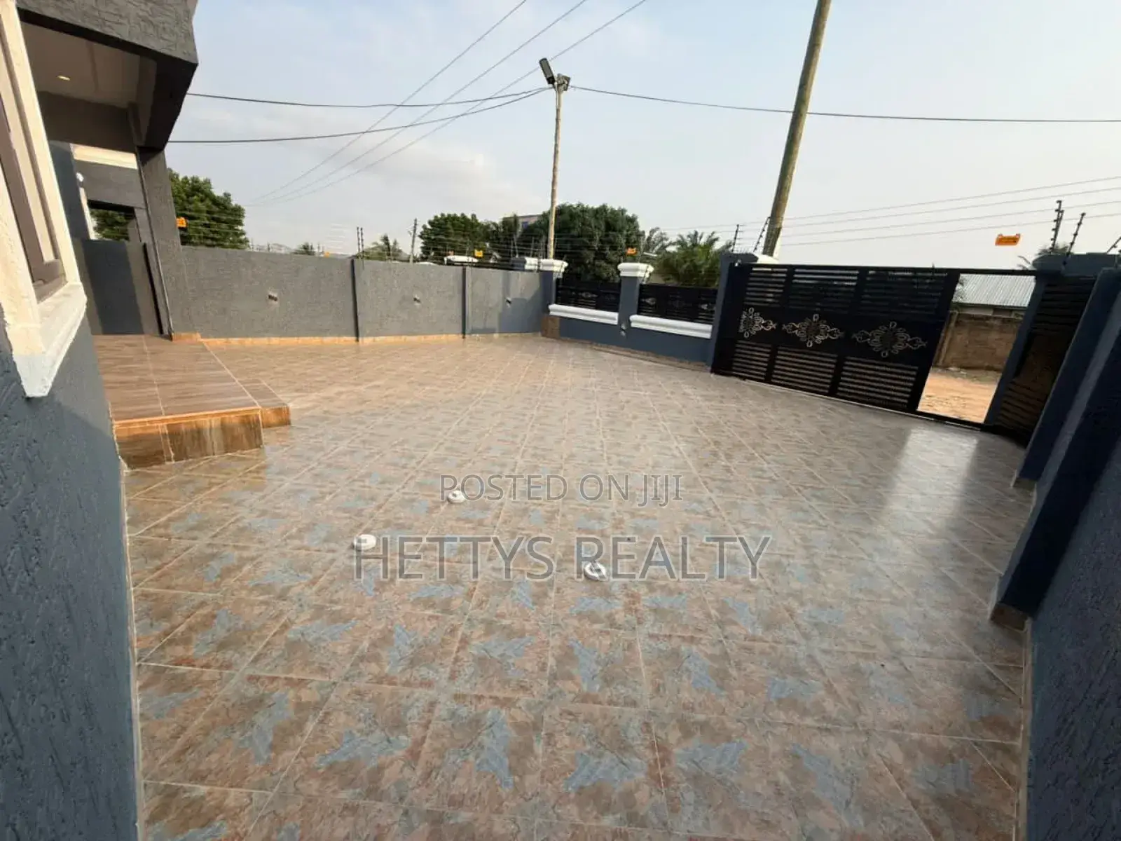 3bdrm House in Ablekuma for sale