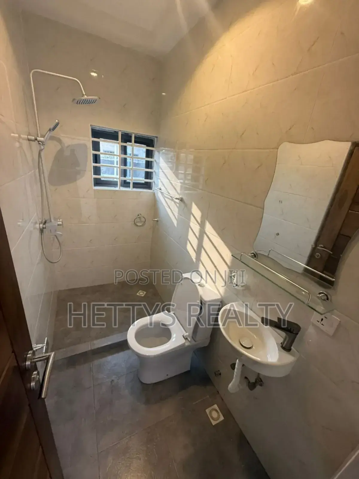 3bdrm House in Ablekuma for sale