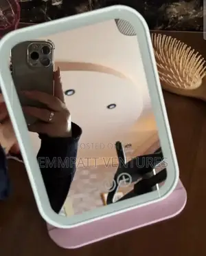 Rechargeable Beautiful Led Light Mirror