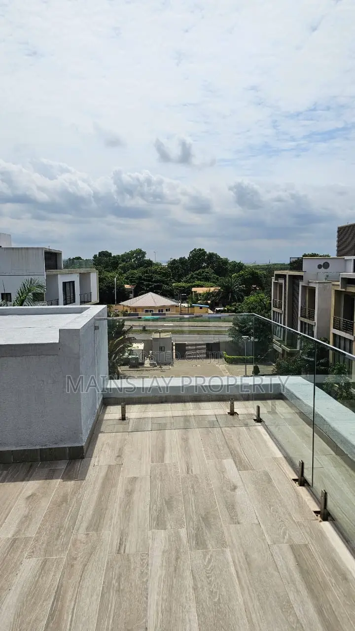 4bdrm Townhouse / Terrace in Cantonments for rent