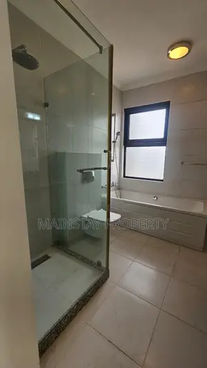 4bdrm Townhouse / Terrace in Cantonments for rent
