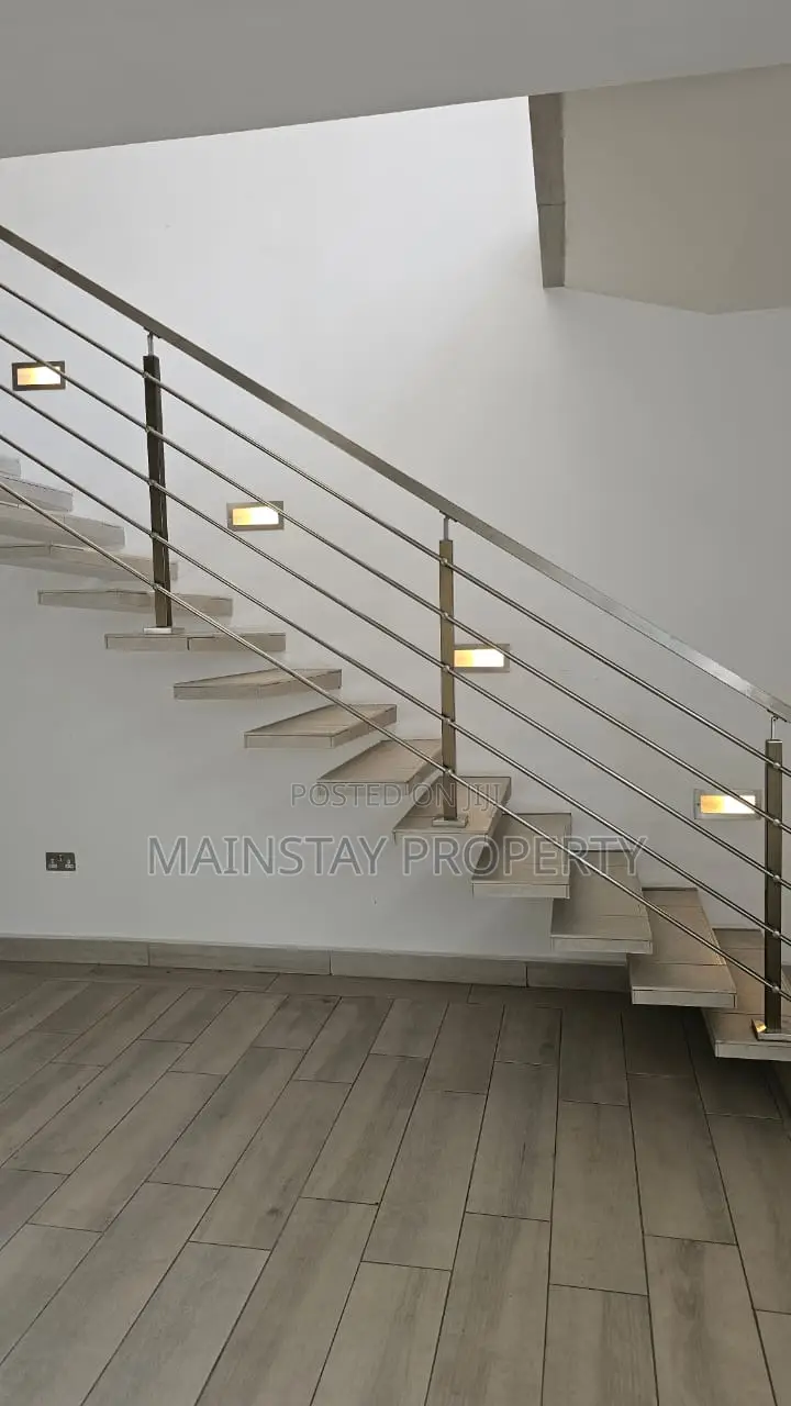 4bdrm Townhouse / Terrace in Cantonments for rent