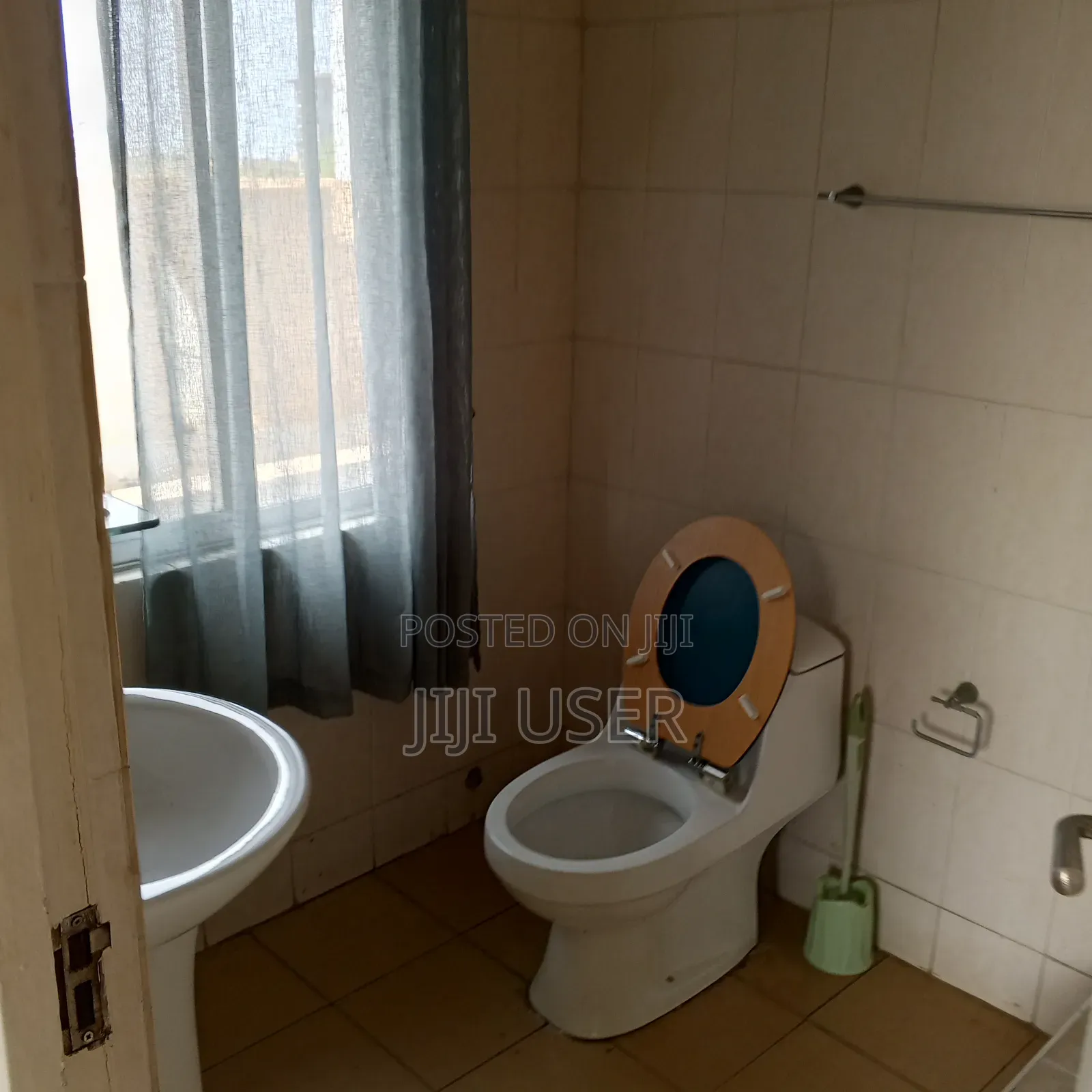 Furnished 20bdrm Apartment in .., Oxford Street for sale