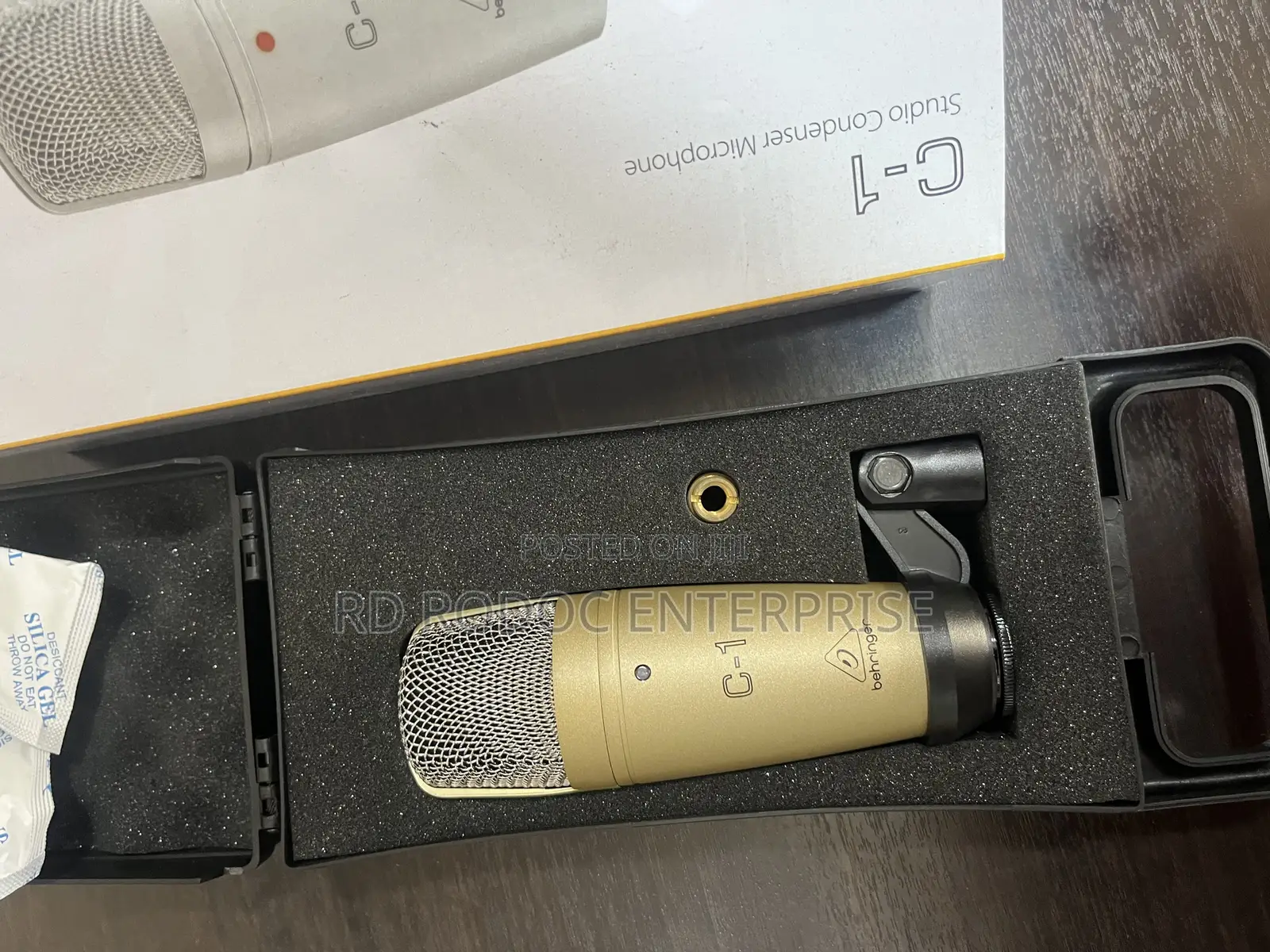 Berinhger C-1 Condenser Studio Microphone
