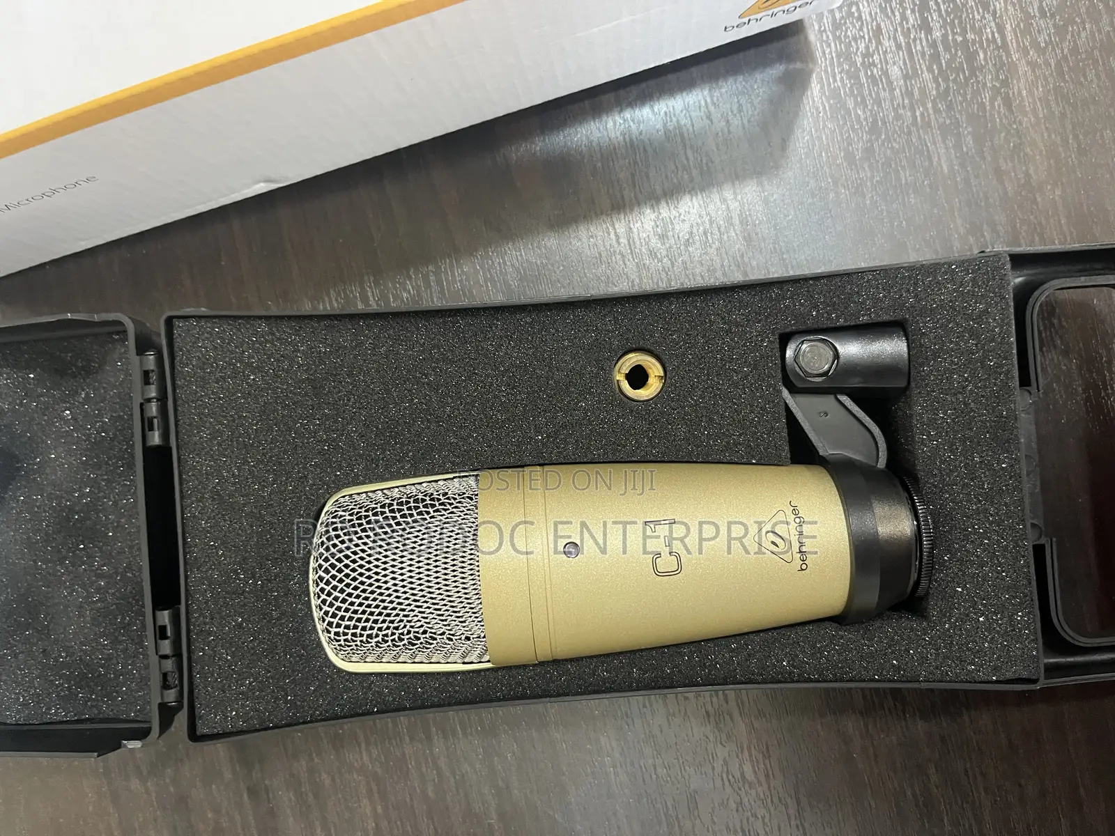 Berinhger C-1 Condenser Studio Microphone