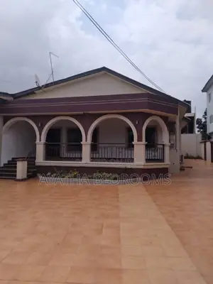 3bdrm House in Ayathar Bedroom, New Town for rent