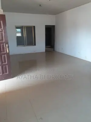 3bdrm House in Ayathar Bedroom, New Town for rent