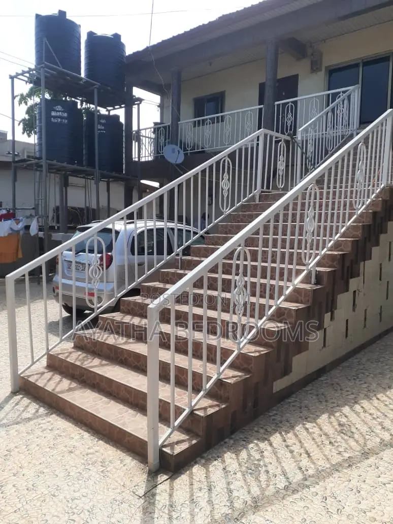 3bdrm House in Ayathar Bedroom, New Town for rent