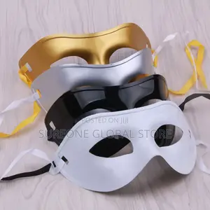 Dance Party Diamond Venetian Mask