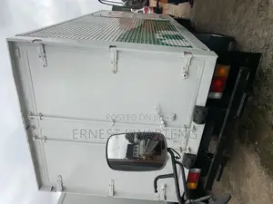 Refrigerator Truck