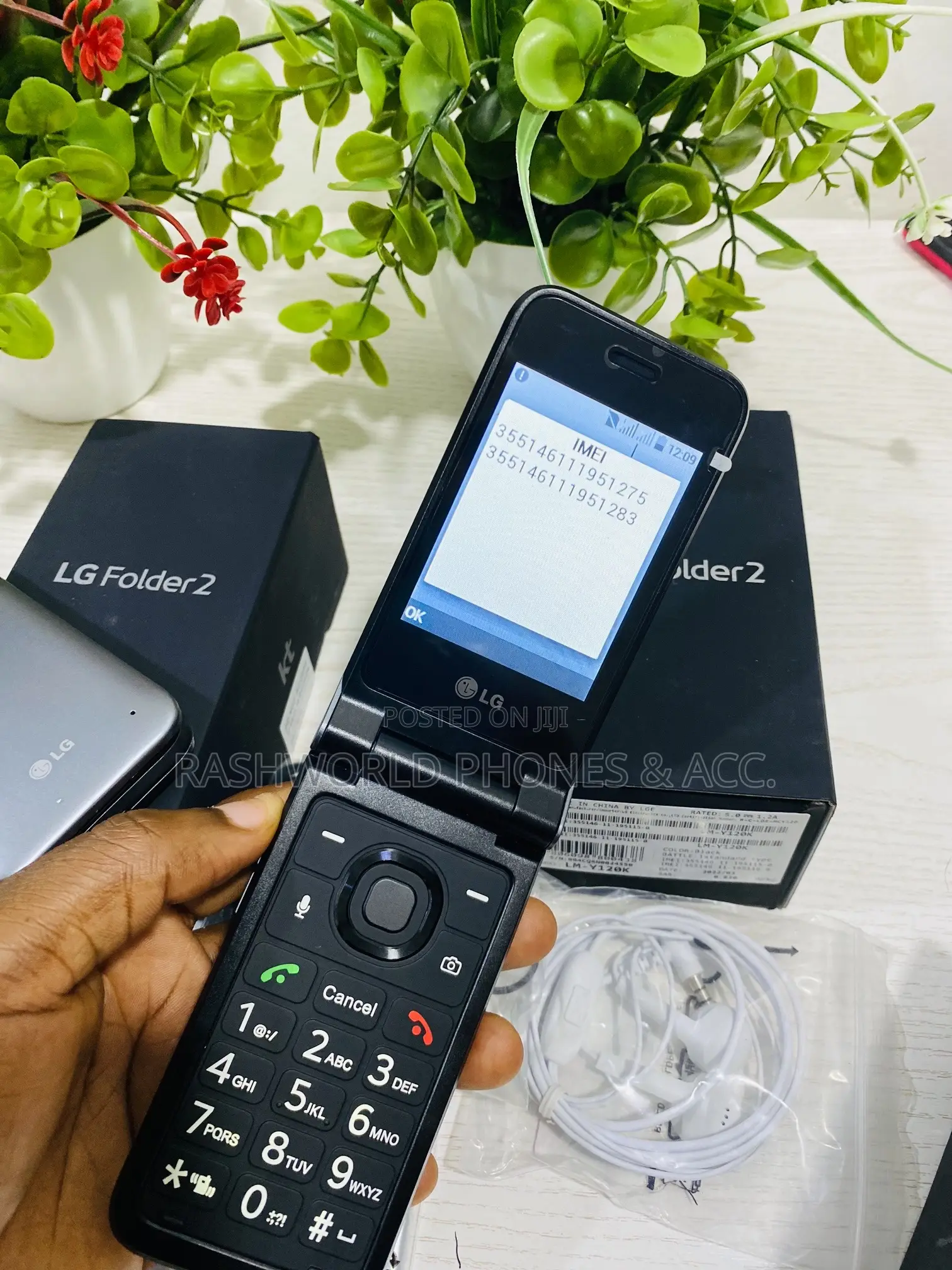 New LG Folder 2 8 GB Black
