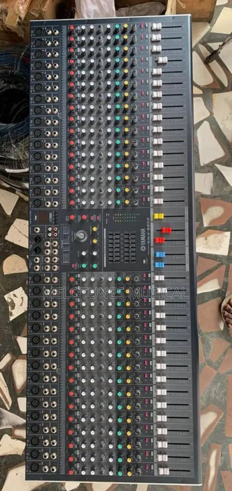 Yamaha SMX-3200 32channel Professional Audio Mixer