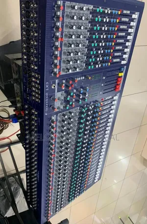 Soundcraft Lx9 32channel Professional Audio Mixer.