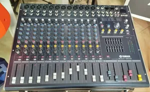 Yamaha SMX-1200 12-Channel Professional Audio Mixer,
