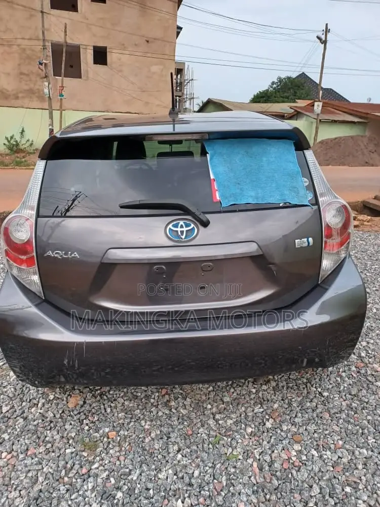 Toyota Aqua 2013 Silver
