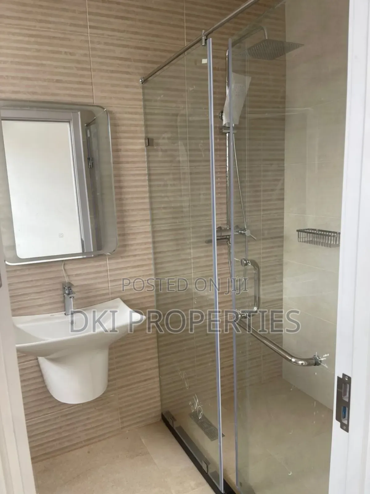 4bdrm House in Dki Properties, East Legon for rent