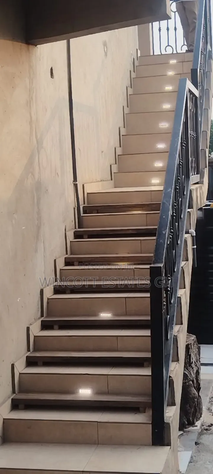 3bdrm Apartment in Old Ashongman, Ablorh Adjei for rent