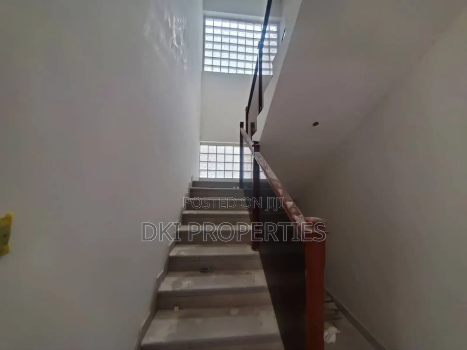 3bdrm House in Dki Properties, East Legon for sale