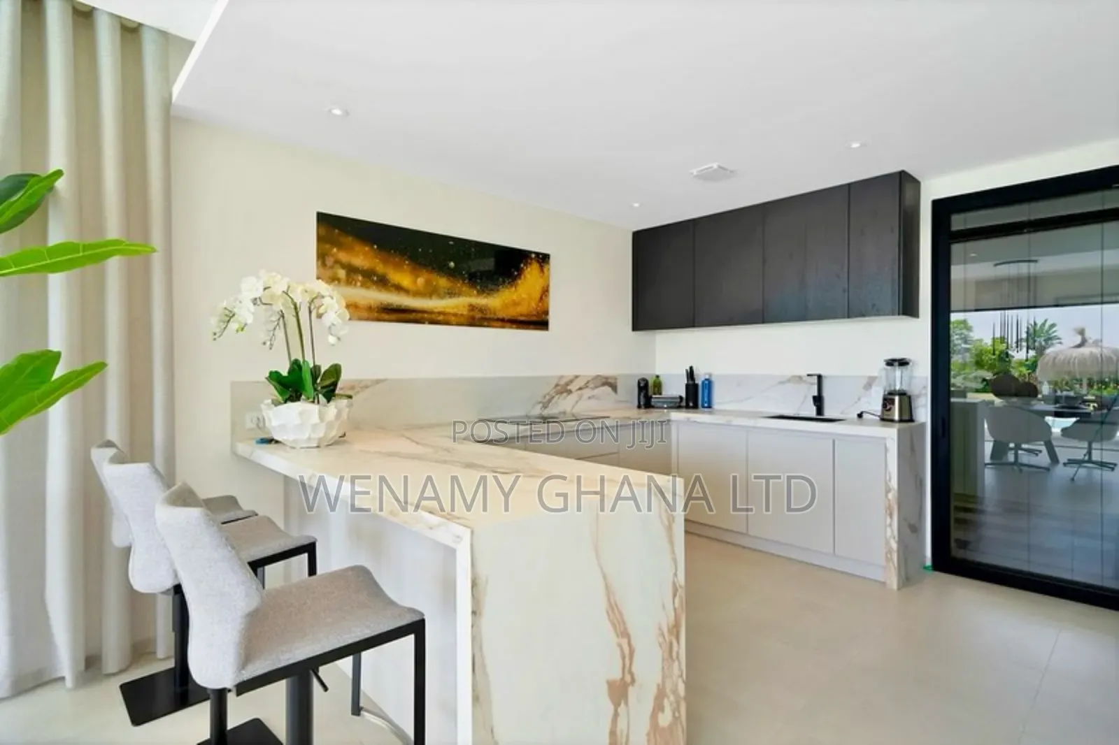 5bdrm House in Accra for sale