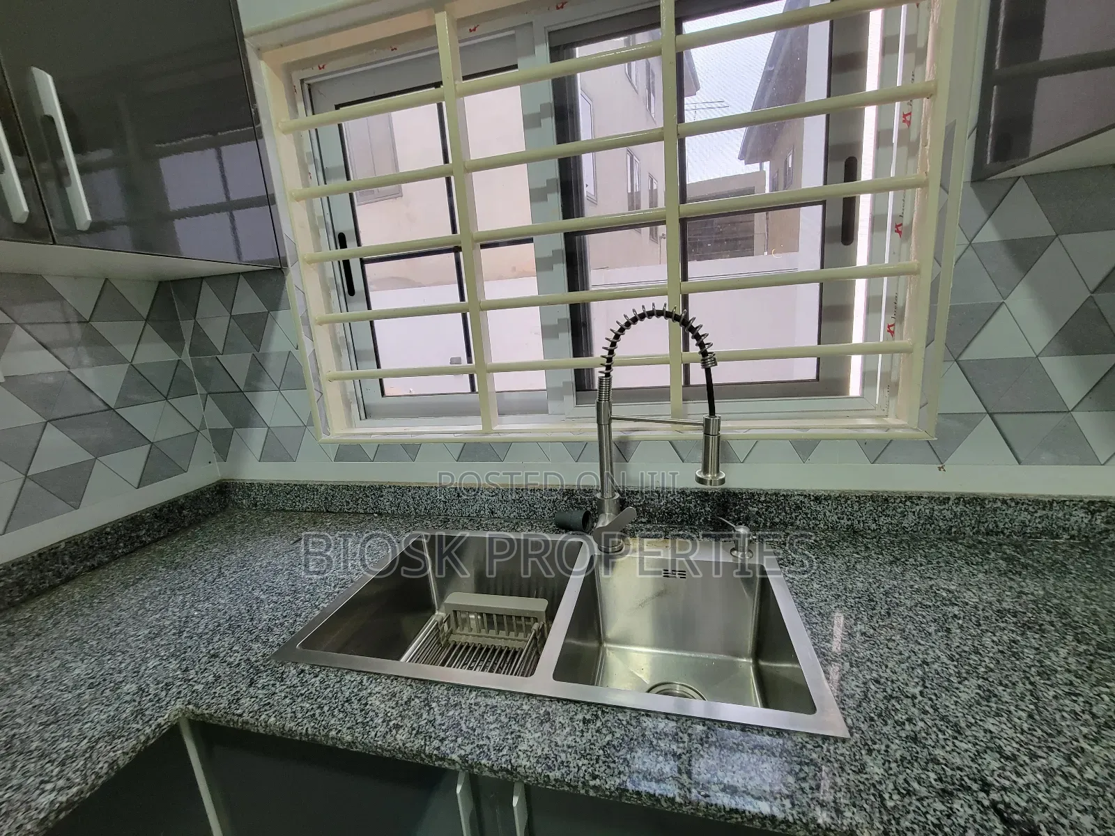 2bdrm Apartment in Biosk Properties, Oyibi for rent