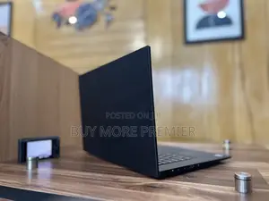 Laptop Lenovo 16GB Intel Xeon SSD 512GB