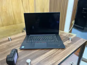 Laptop Lenovo 16GB Intel Xeon SSD 512GB