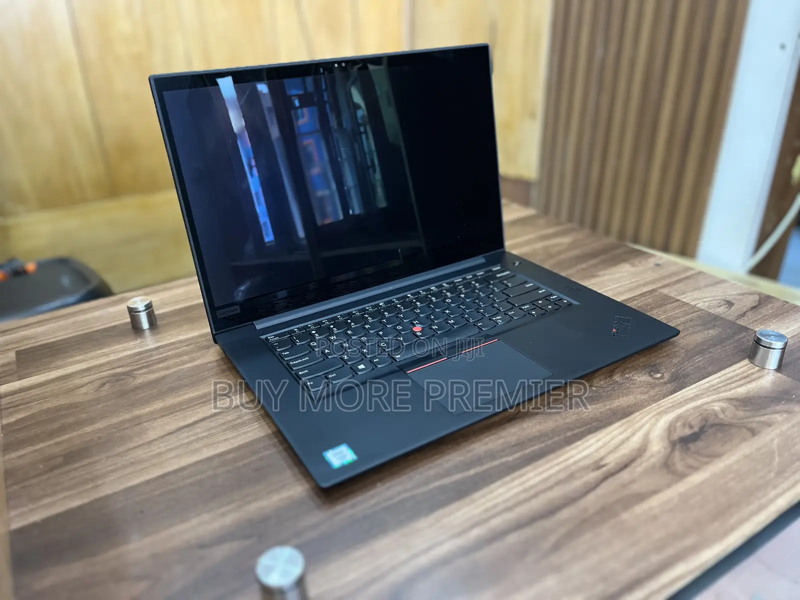 Laptop Lenovo 16GB Intel Xeon SSD 512GB