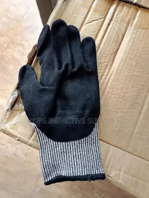 Safemax Cut 5, Anti-cut Gloves.