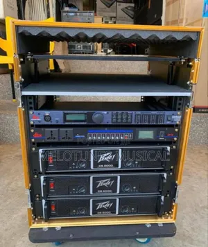 Amplifier Rack Set With Three Amplifiers (Peavey)