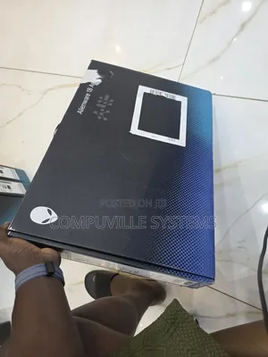 New Laptop Dell Alienware 18 Area-51 32GB Intel Core Ultra 9 SSD 1T