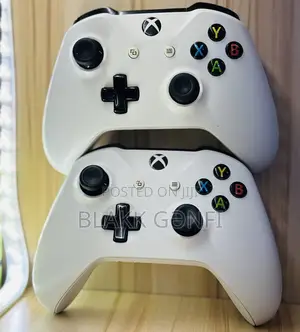Xbox One S Black & White Controllers