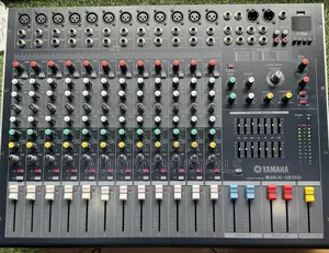 Yamaha SMX -12channel Raw Mixer