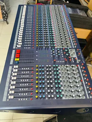 Soundcraft Lx9- 32 Channel Live Audio Mixer