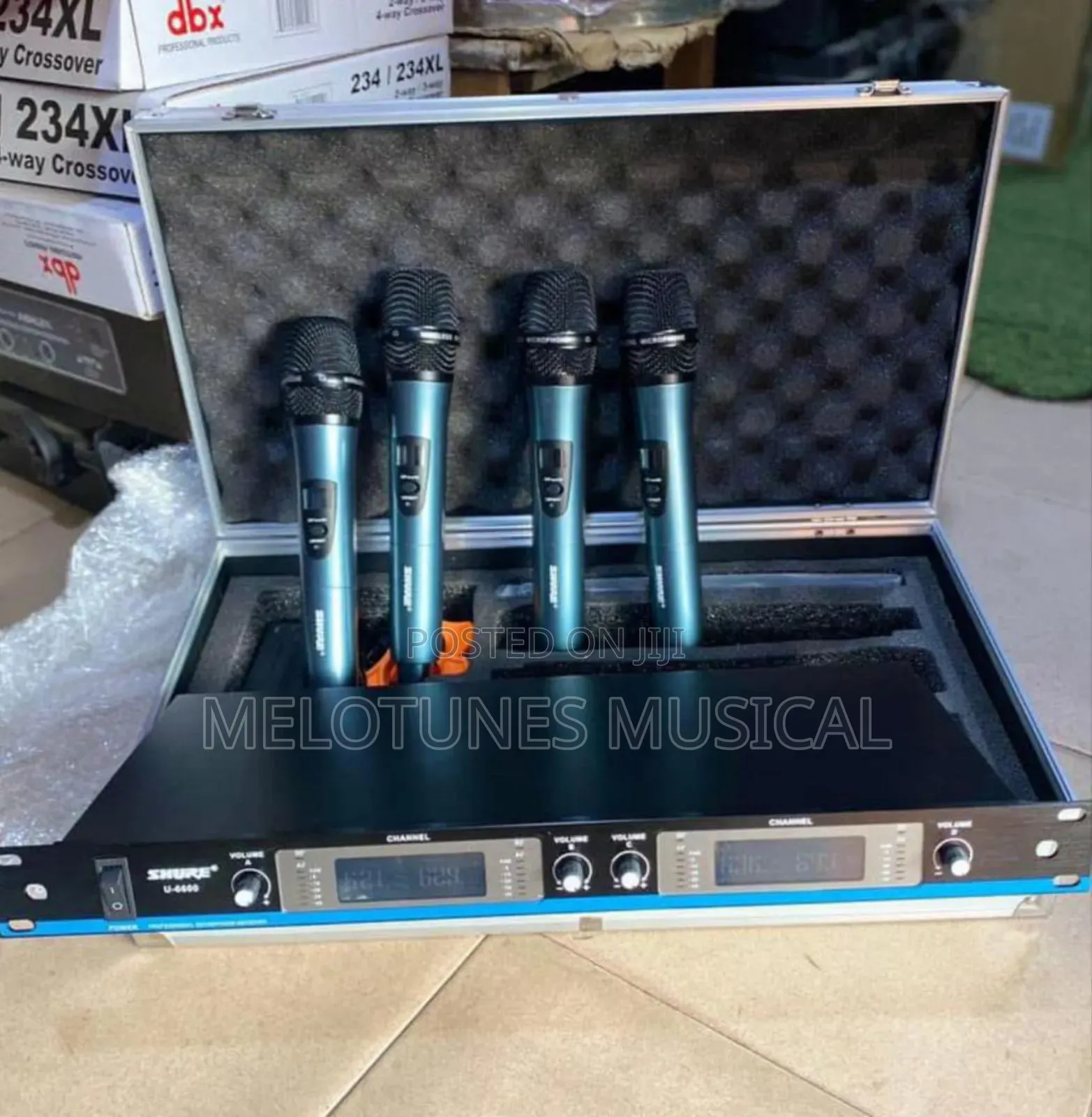 Shure U-4400 Wireless Professional 4in1 Microphone