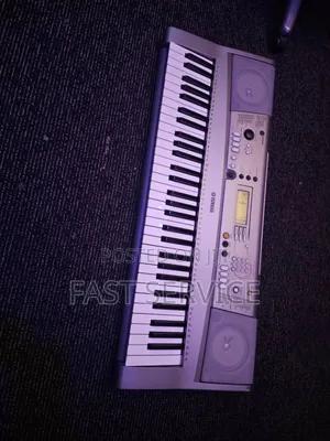 Yamaha PSR 313 Keyboard