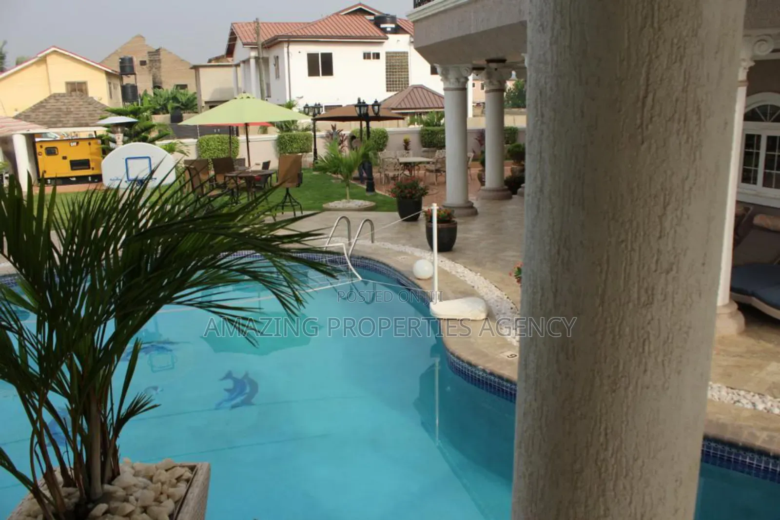 7bdrm House in Adjiringanor, Adjiriganor for sale