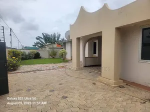 4bdrm House in Suadom Properties, Baatsona Total for rent