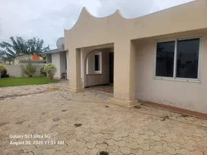 4bdrm House in Suadom Properties, Baatsona Total for rent