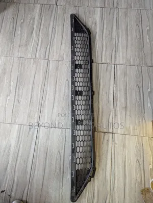 Hyundai Tucson 2017,2018,2019,2020 Bumper Grille/Downshell