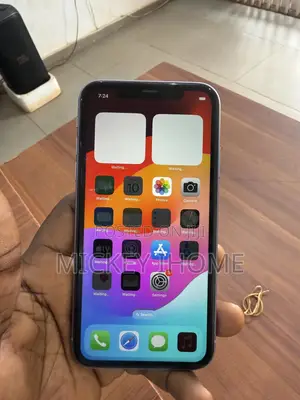 Apple iPhone 11 64 GB Purple
