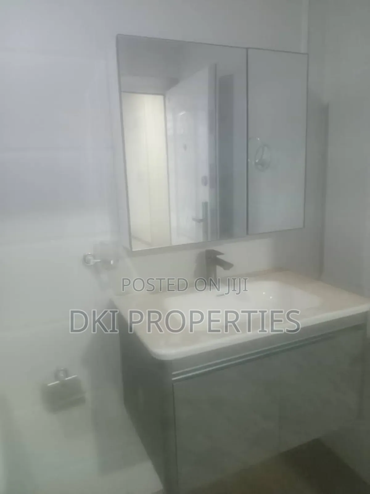 4bdrm House in Dki Properties, East Legon for rent