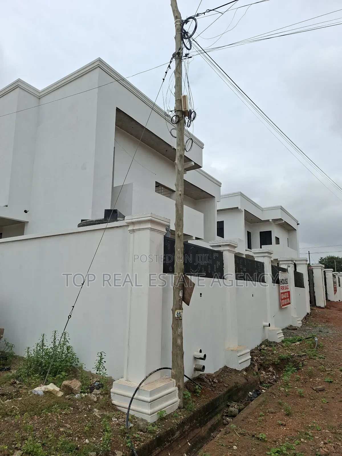 4bdrm Duplex in Adenta for sale