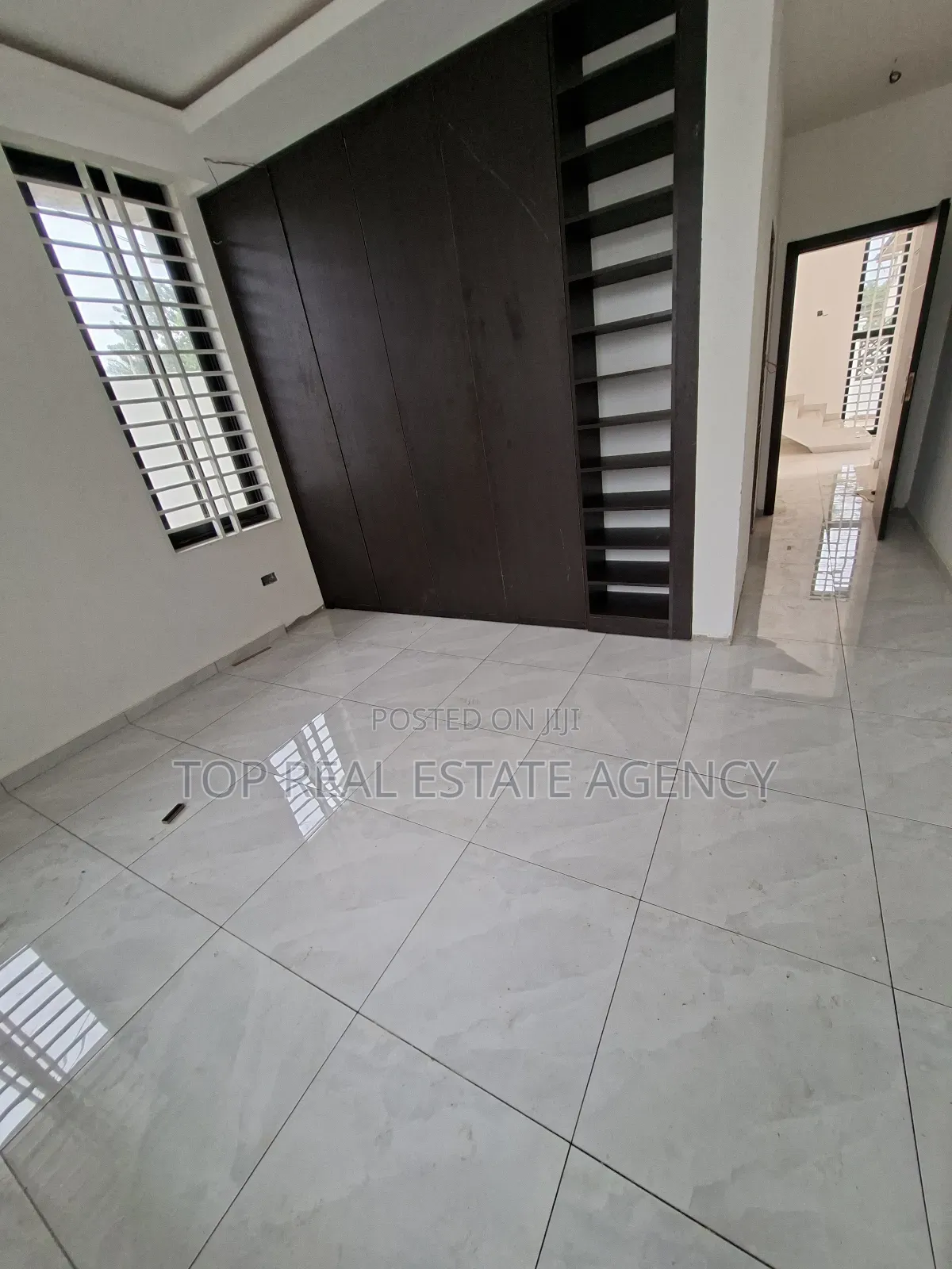 4bdrm Duplex in Adenta for sale