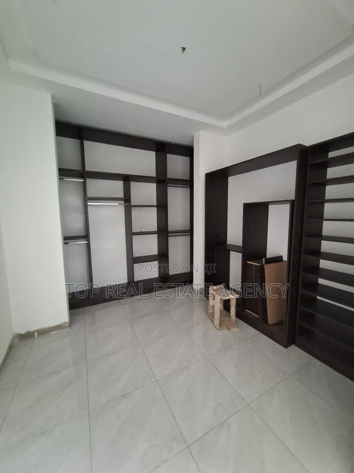 4bdrm Duplex in Adenta for sale