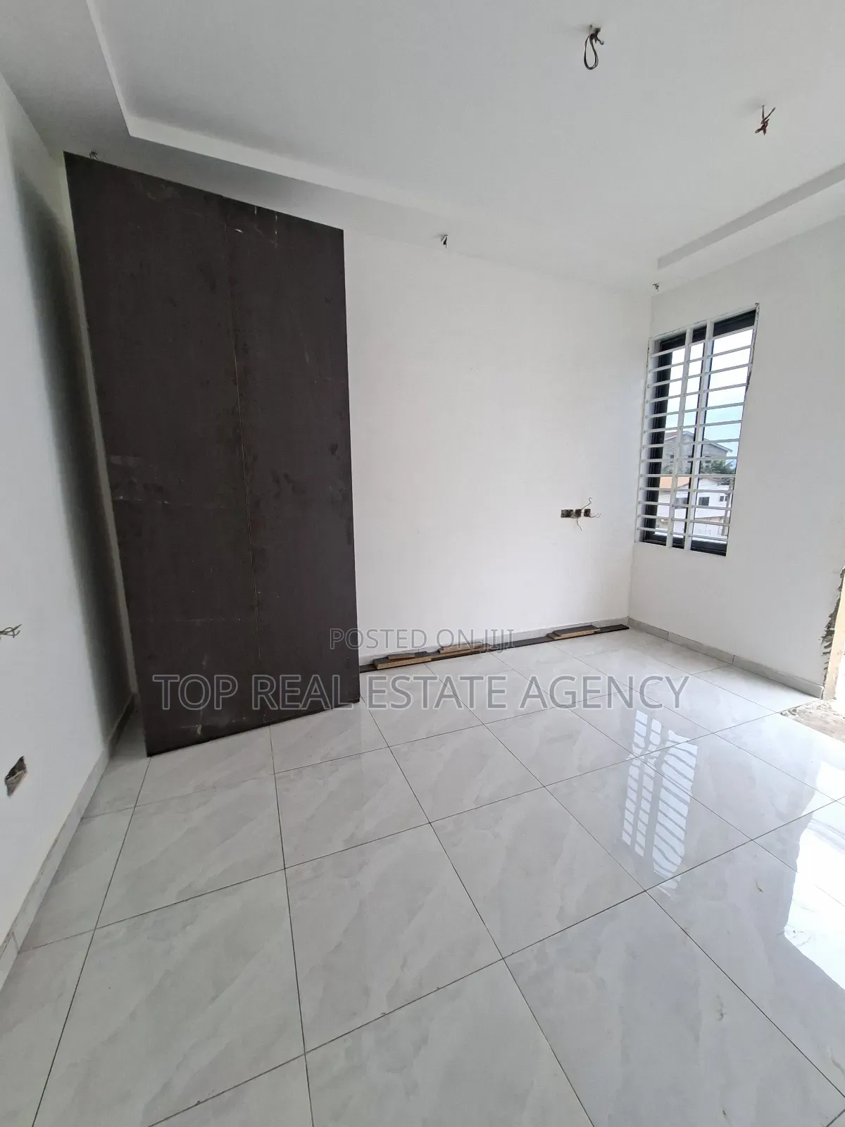 4bdrm Duplex in Adenta for sale