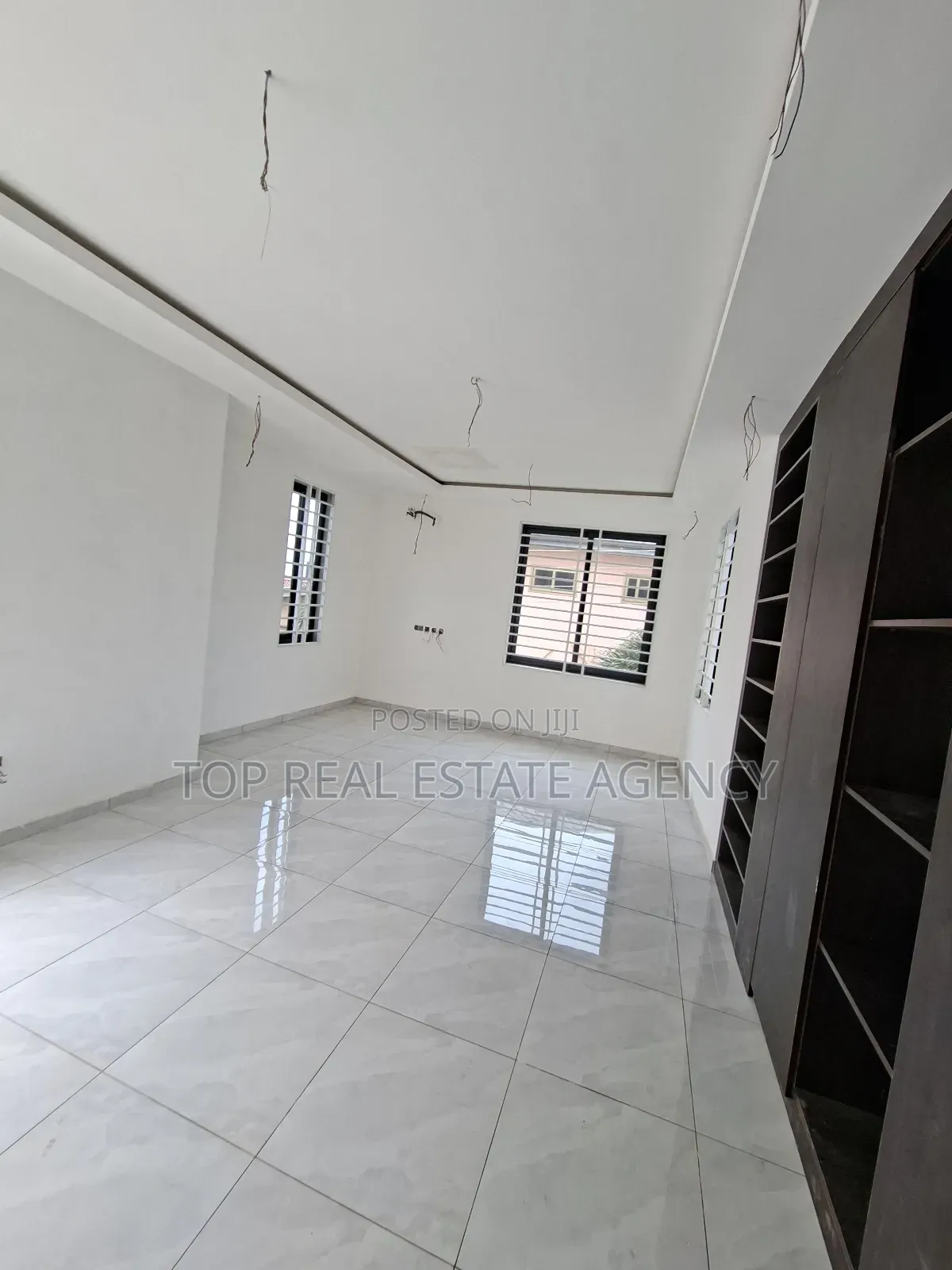 4bdrm Duplex in Adenta for sale