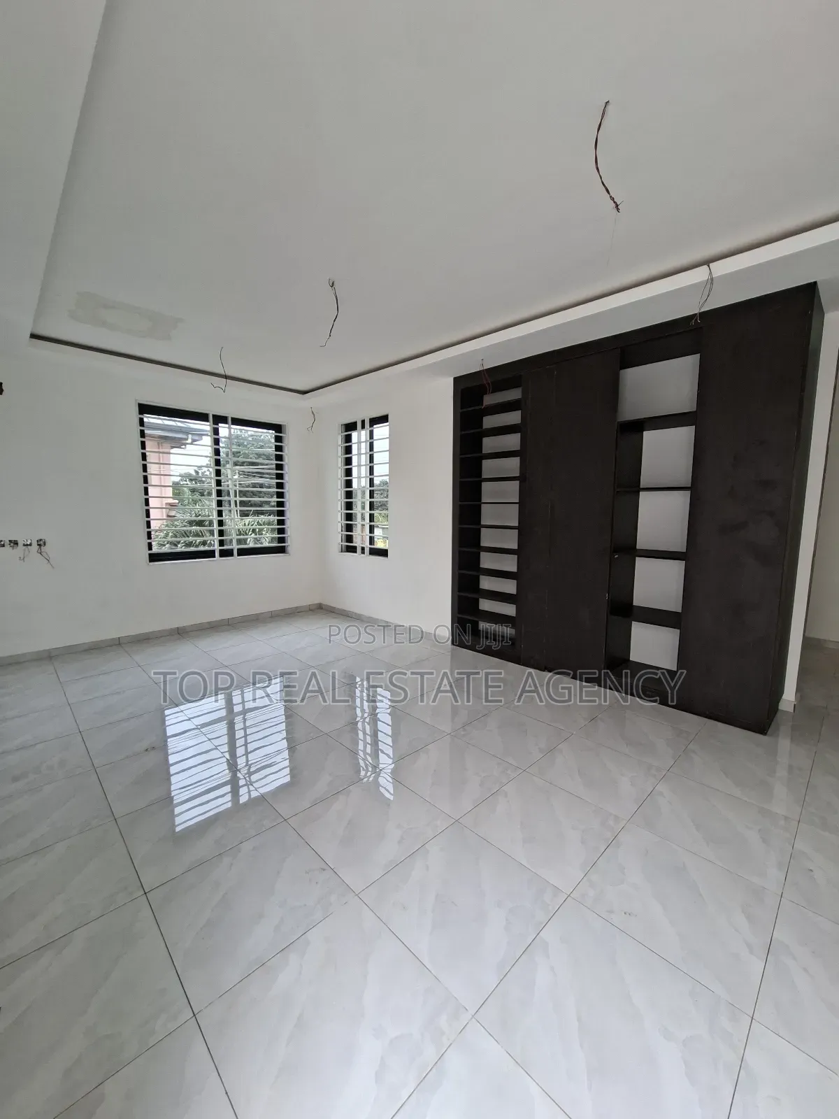 4bdrm Duplex in Adenta for sale