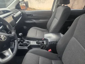 Toyota Hilux 2017 Gray