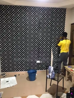 Professional and Experience Wallpaper Installer